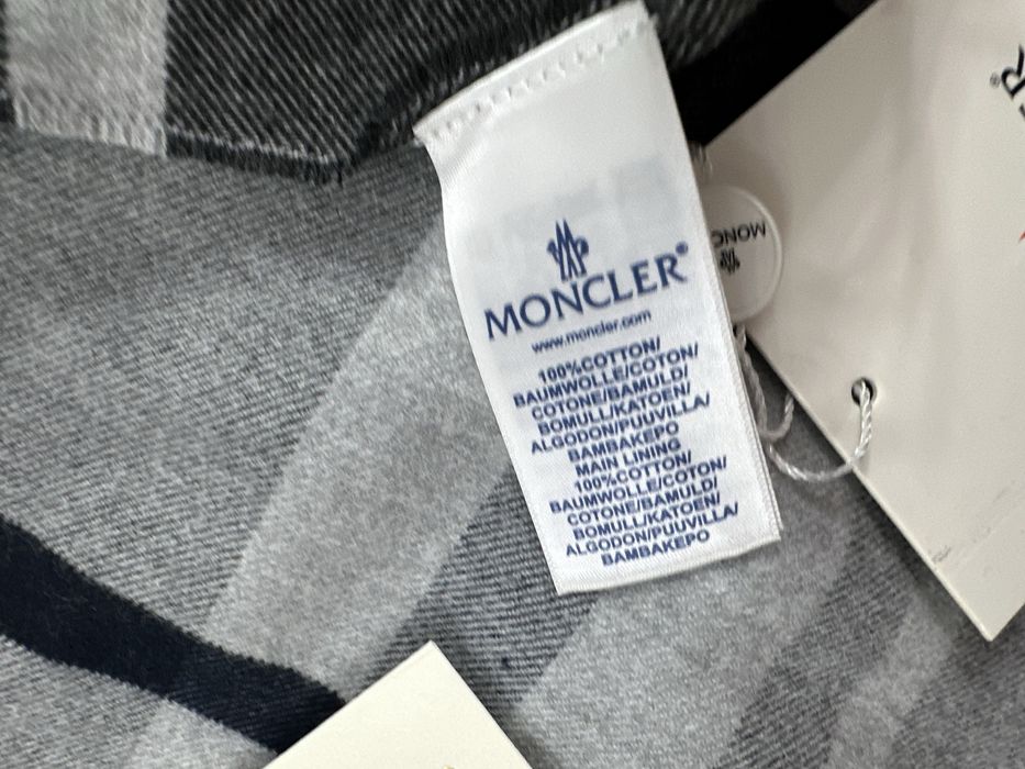 Унисекс шал на MoOncler