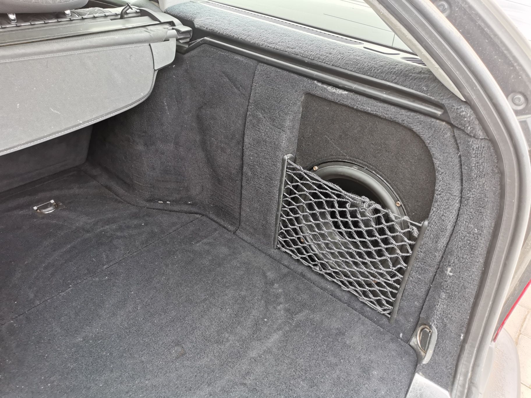 Subwoofer custom dedicat Mercedes w203 T-modell