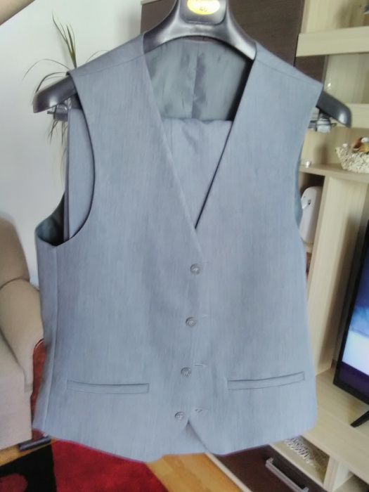 Costum barbati gri nr .46