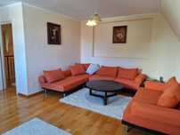De inchiriat: apartament in casa, suprafata 85 mp