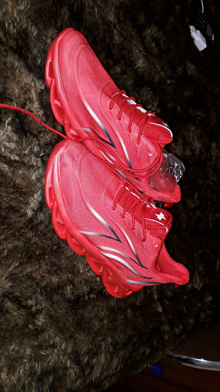 Pantofi sport noi,usori si confortabili,marime 41