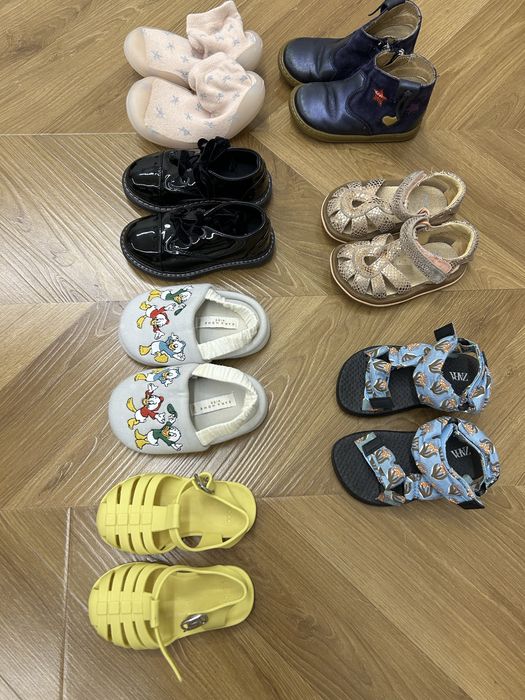 Детская обувь - ботинки, сандали