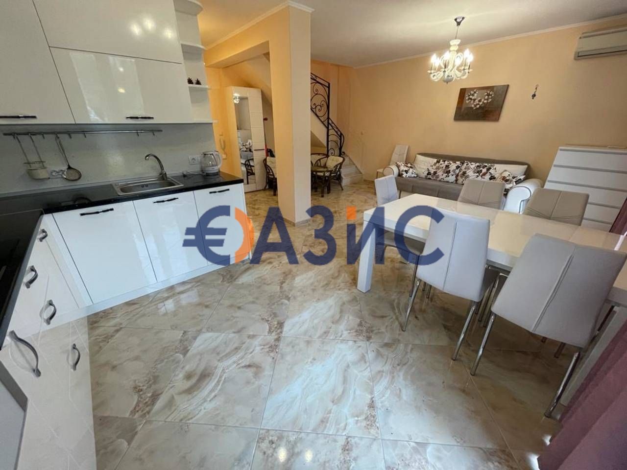Продава се Тристаен апартамент в к.к. Слънчев бряг - 99 кв.м за 1717 €/кв.м - Снимка #6