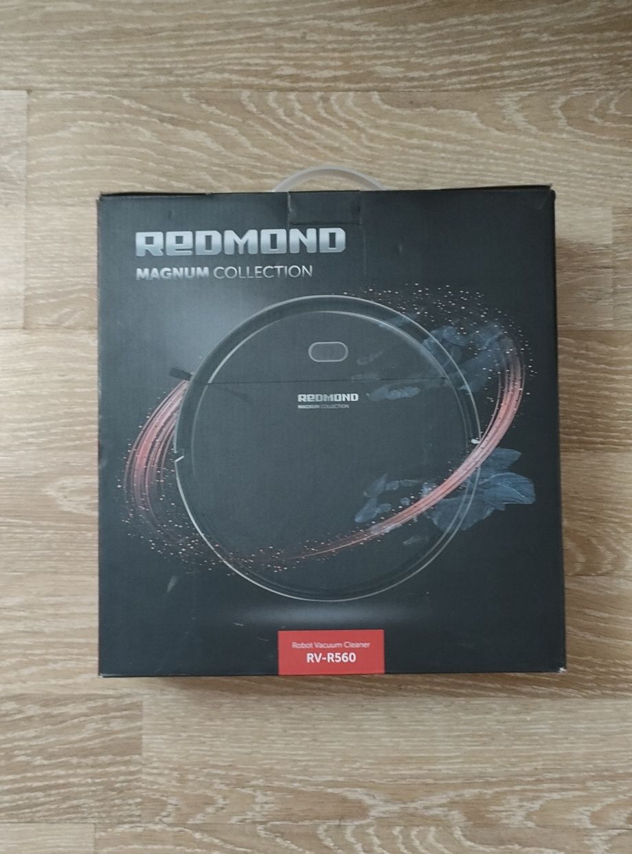 Робот-пылесос Redmond RV-R560