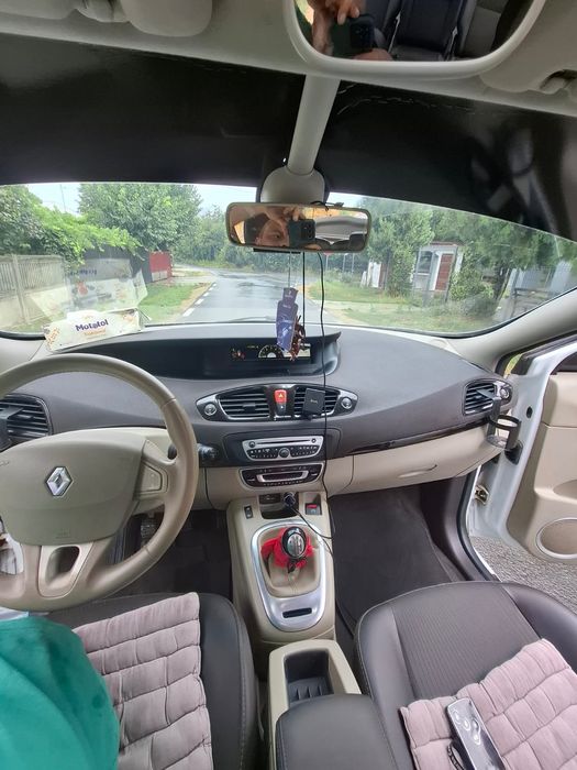 Se vinde Renault Scenic 3 
AN 26.04.2011

EURO 5

X-MODE HARMONIE CHOC