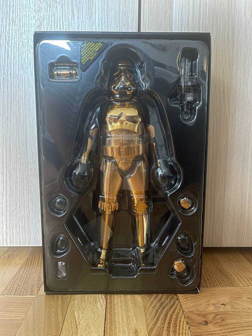 Stormtrooper Gold Chrome Version by Hot Toys