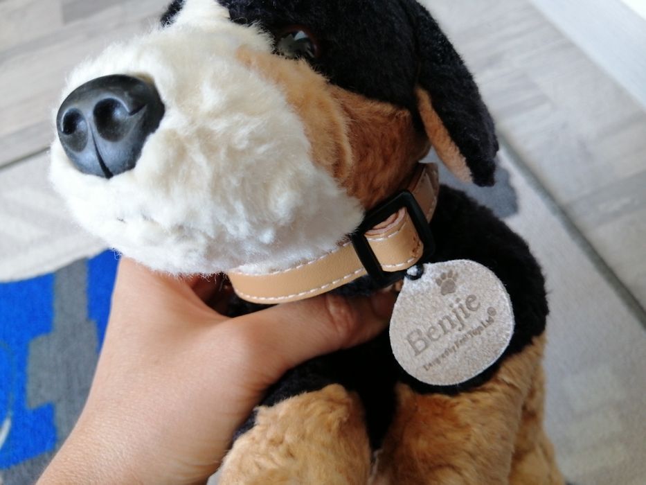 Cățelul Benjie de pluș