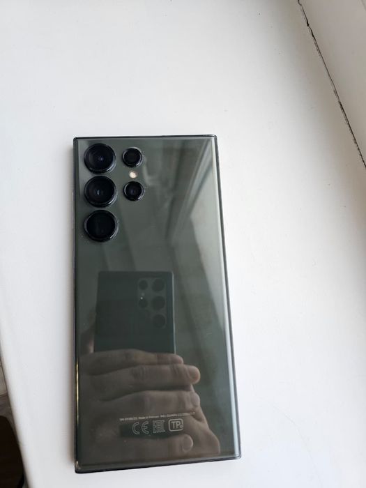 Samsung S23Ultra 12/512 без торга.