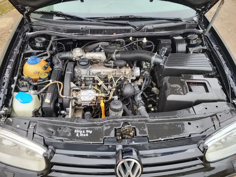 Dezmembrez Volkswagen Golf 4 1.9 ALH Capota fata/Aripa fata/faruri/trager/radiatoare