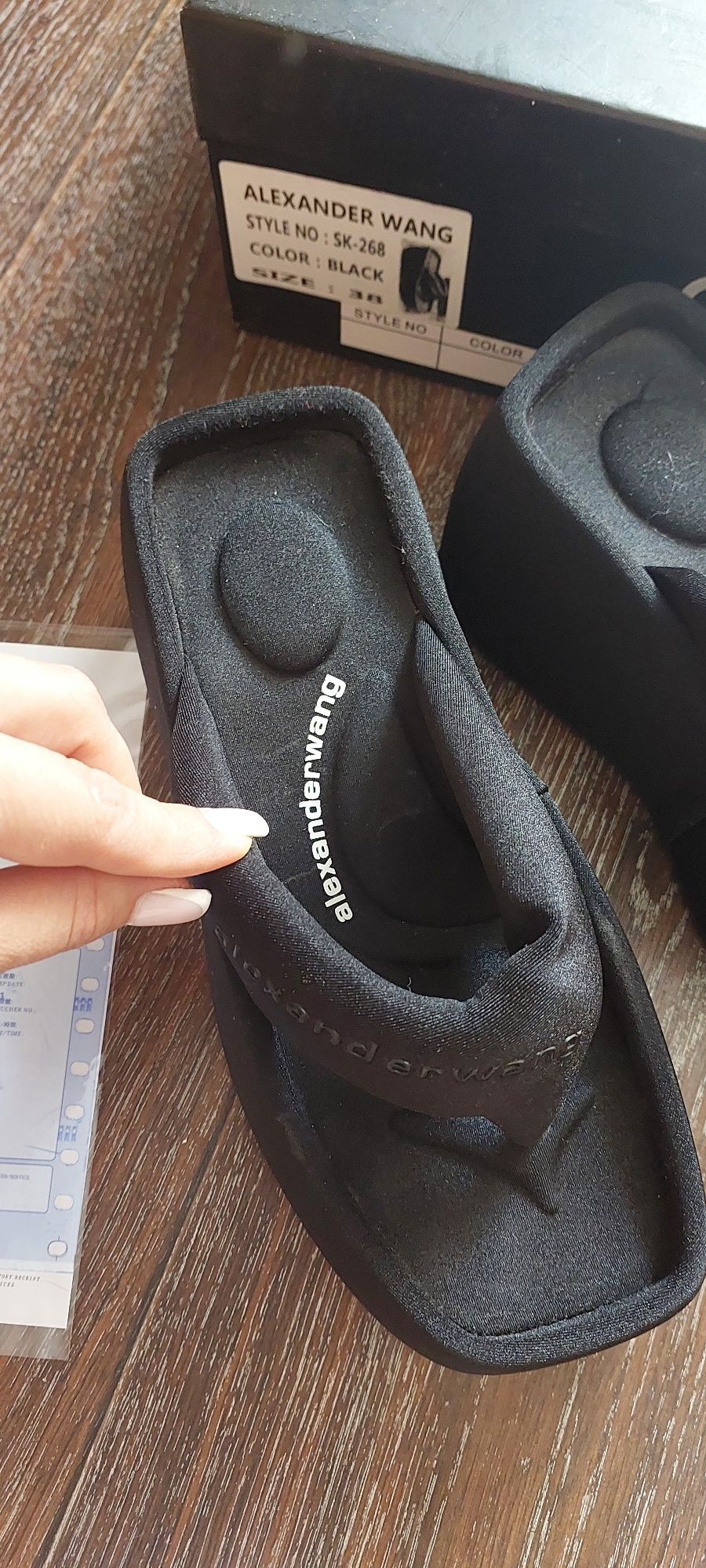 Продам женскую обувь