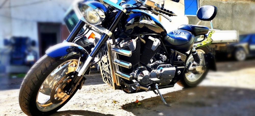 Vând HONDA VTX 1800 F