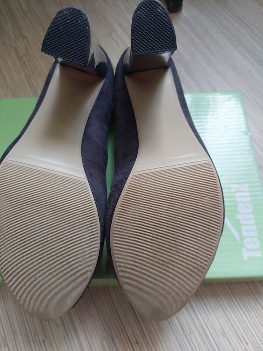 Дамски обувки с висок ток