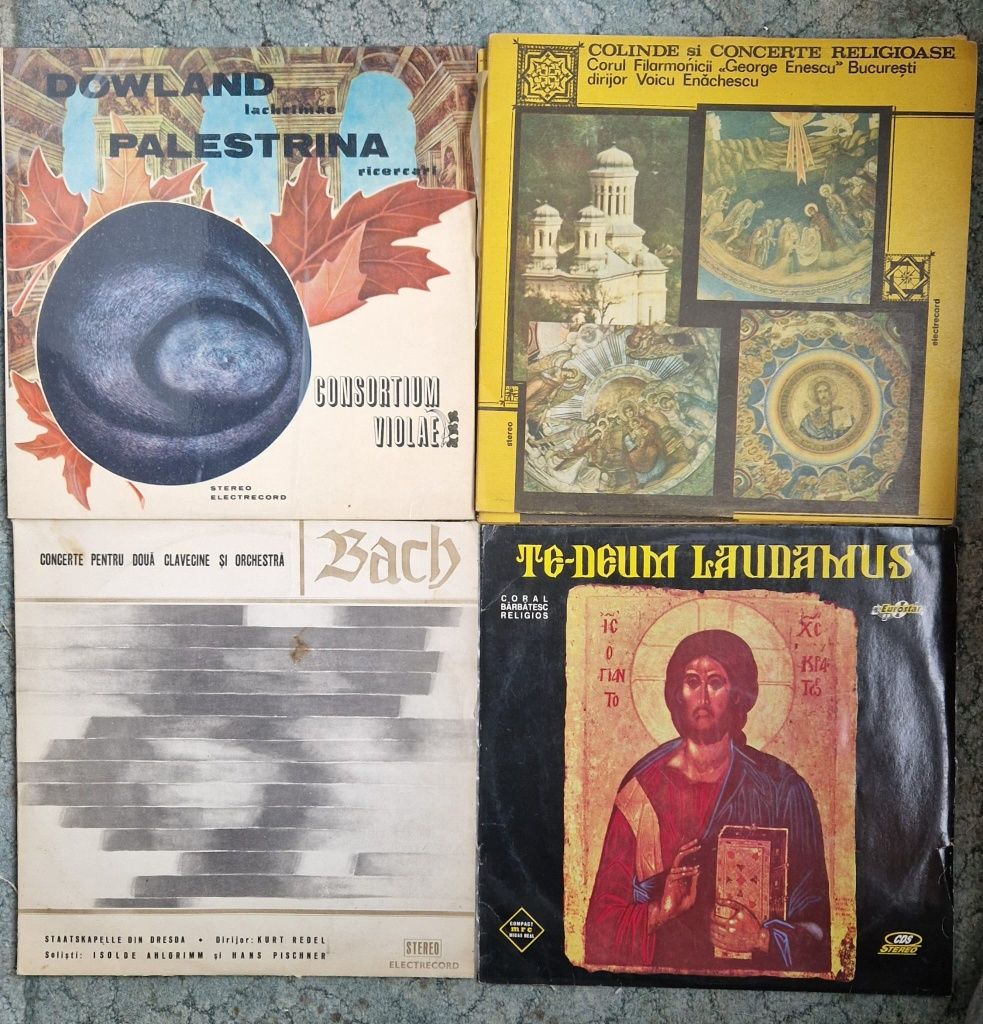30 Viniluri cu muzică simfonică.