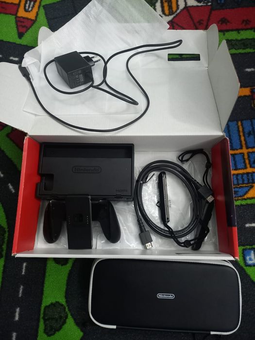 Se vinde Nintendo swich