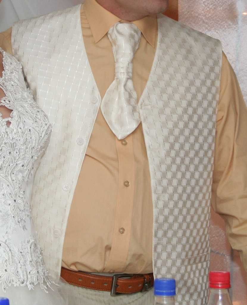 Vand costum barbatesc de gala (mire)