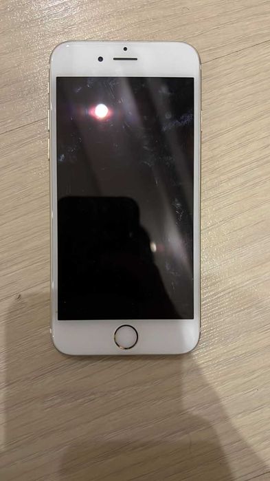 iPhone 6S в хорошем состоянии