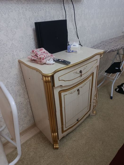 Spalni garnitur sotiladi