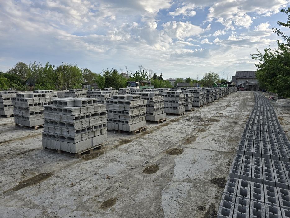 Boltari Corocăiești – Diferite Dimensiuni | Transport & Descărcare