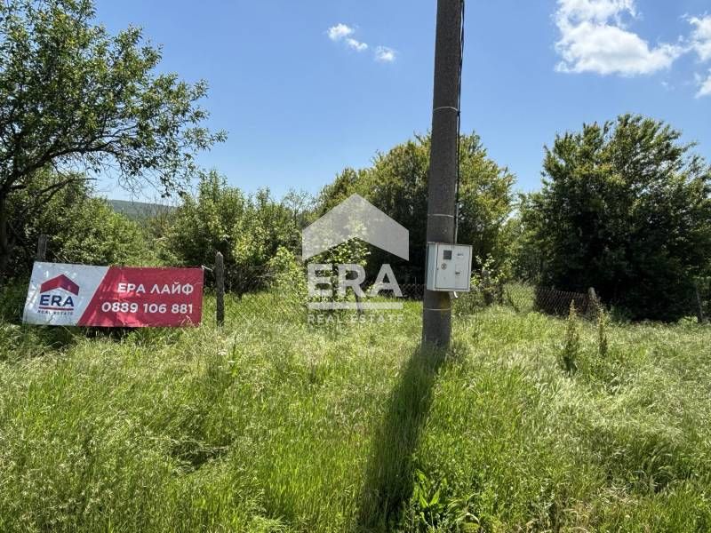 Ексклузивен парцел за продажба, заедно с едноетажна полумасивна вила в