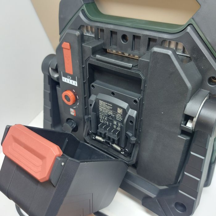 Строителен акумулаторен прожектор Metabo BSA 18 LED 10000