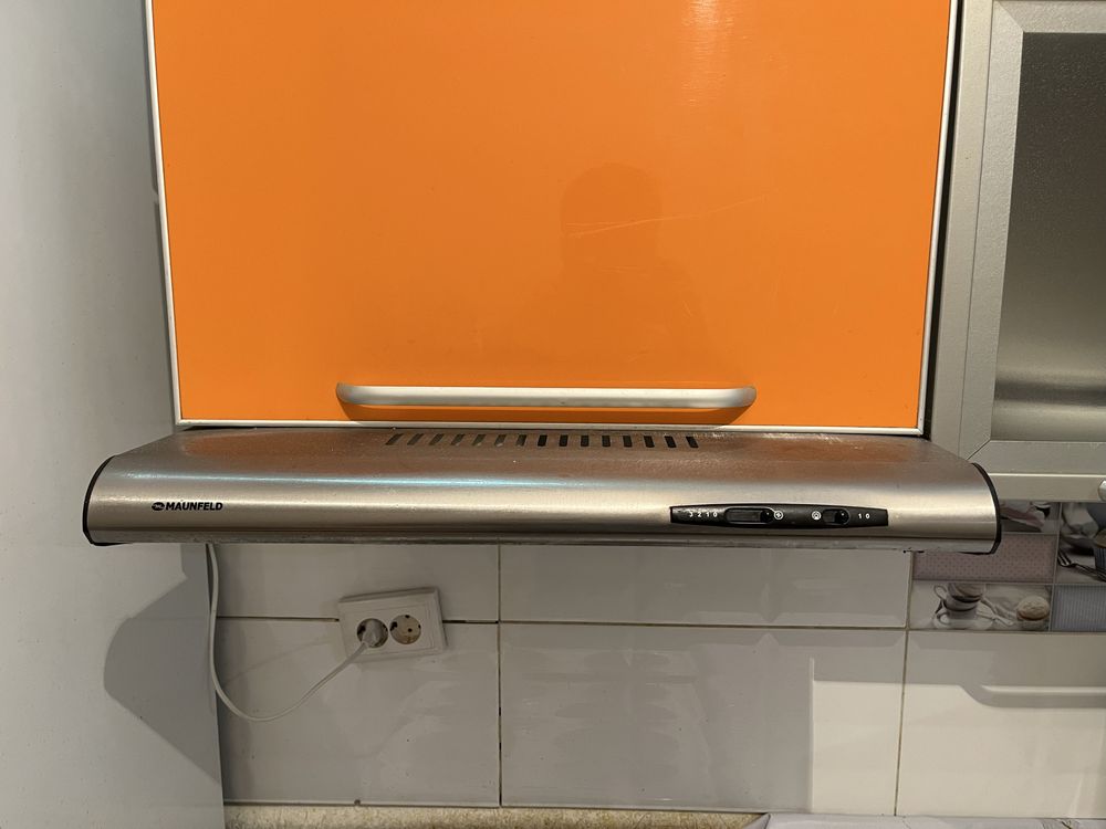 Продам вытяжку б/у