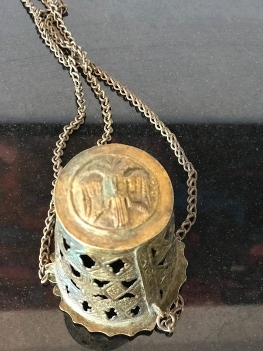 Античен църковен свещник