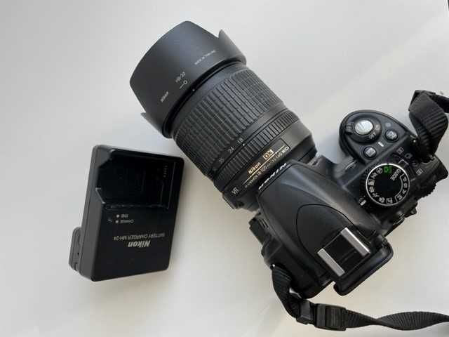 DSLR Nikon D3100 18-105mm