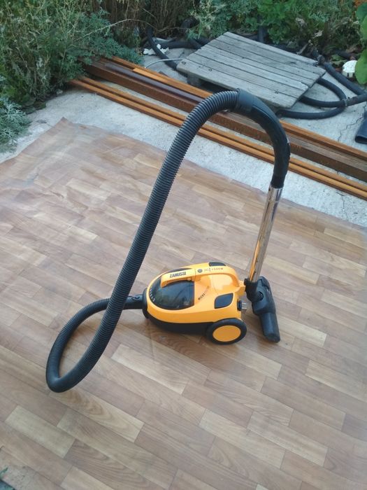 Пылесос фирмы zanussi