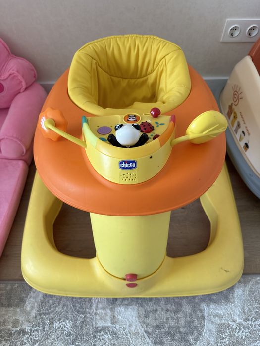 Продам ходунки chicco