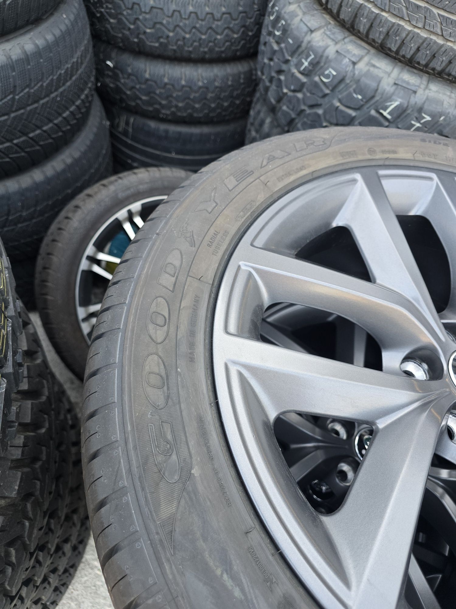 4 Броя НОВИ 255/50/20 Goodyear 23dot
