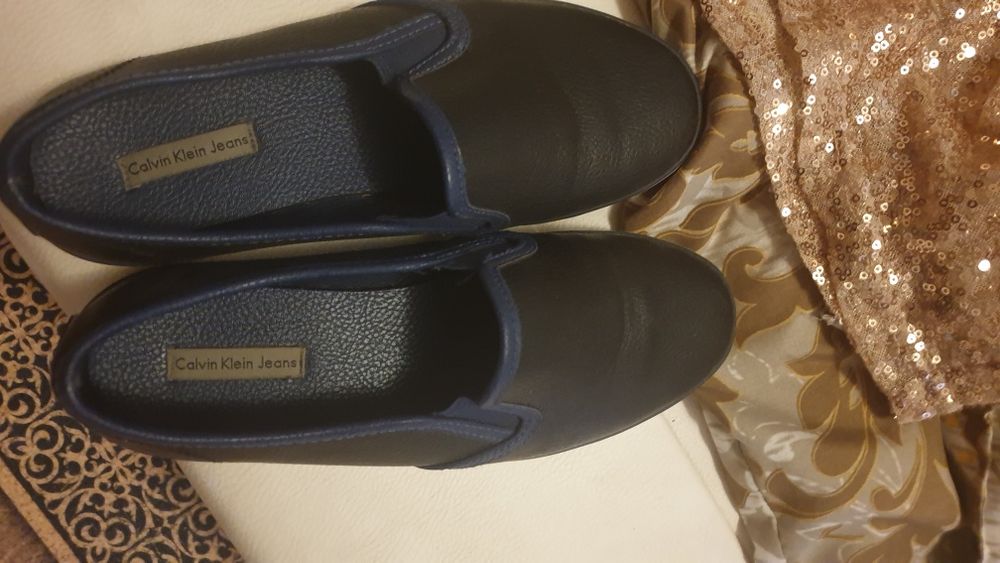 Уригинални.Естествена кожа маркови кецове .Келвин Клаин.