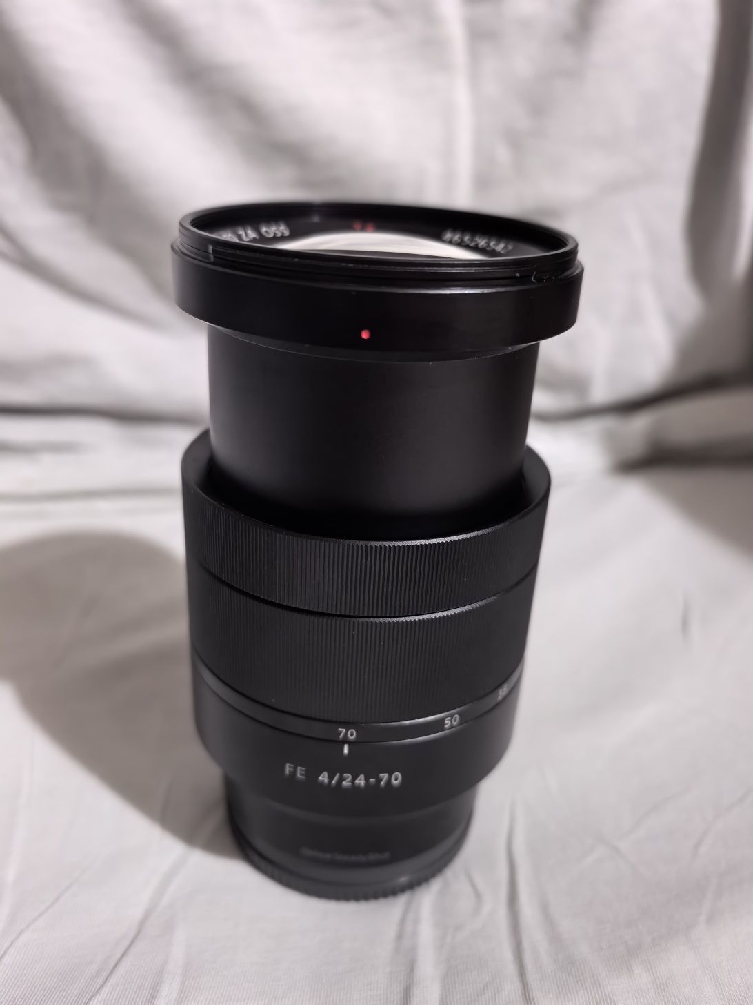 Обектив Sony FE 24-70mm f/4 Carl Zeiss OSS – Като нов, с калъфче