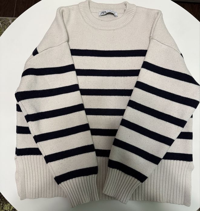 Oversize Пуловер на райета Zara
