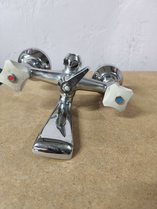 Батерий за душ и умивалник