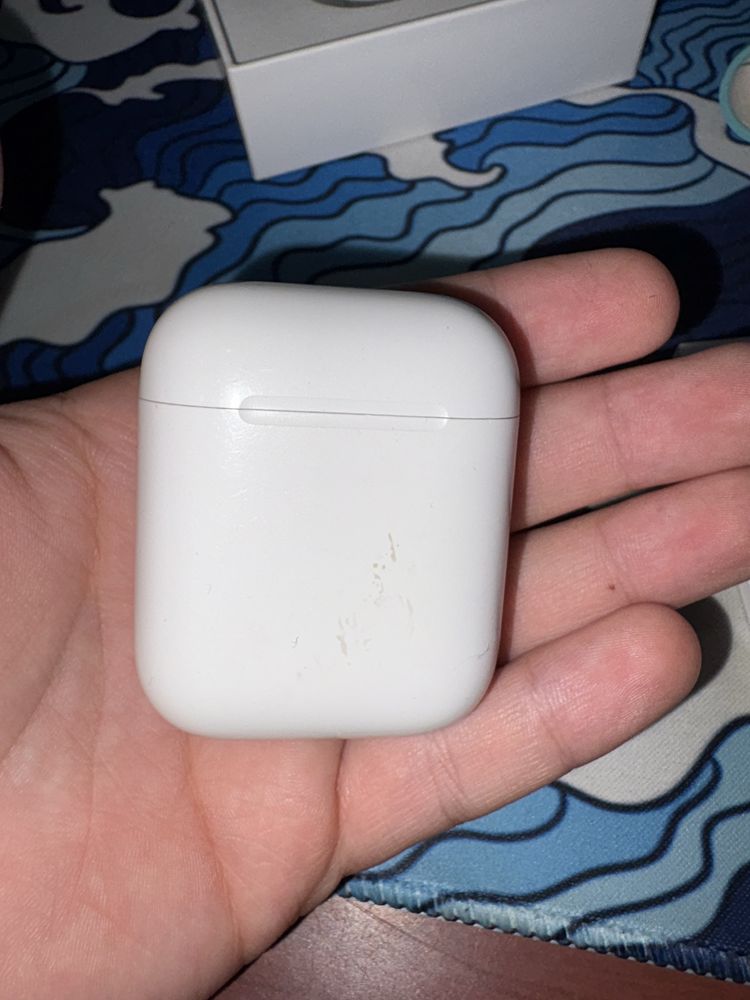 Продам Airpods 1