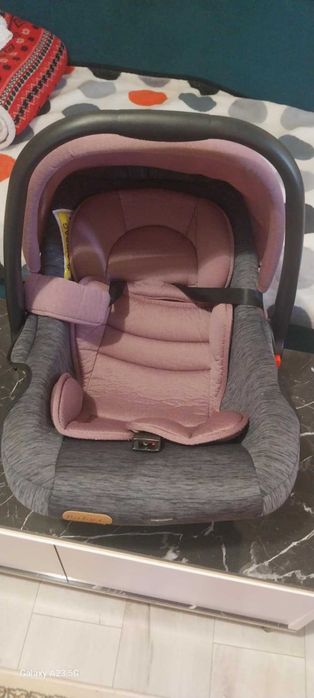 Vand  leagan nou si scoica aproape noua