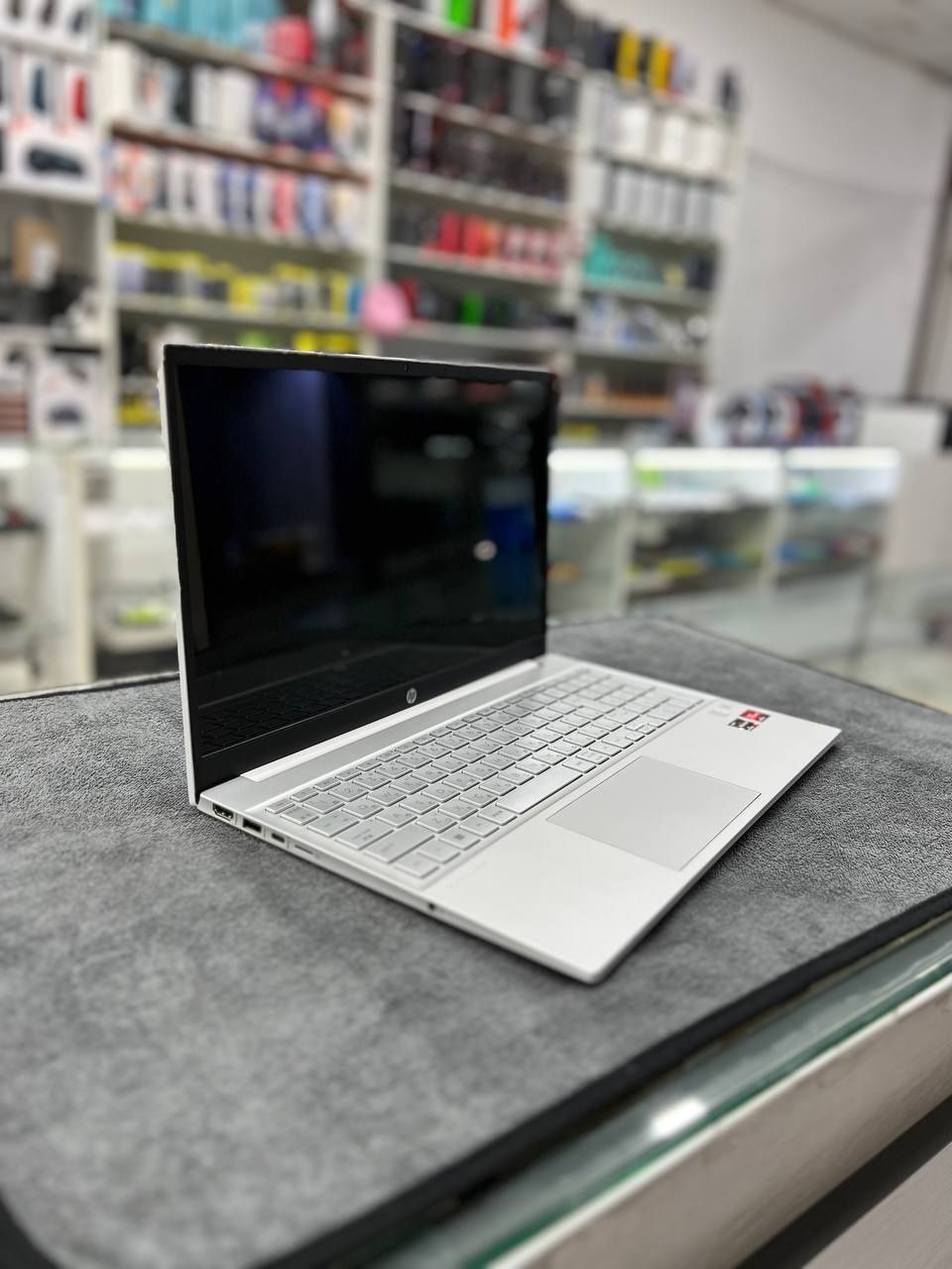 HP pavilion 15  5700