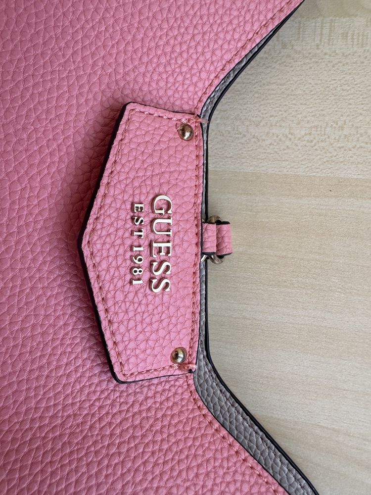 Чанта Guess