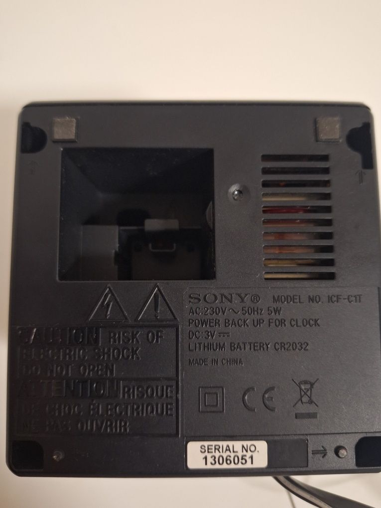 Radio cu ceas SONY, negru,,,