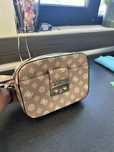 Дамска чанта Guess