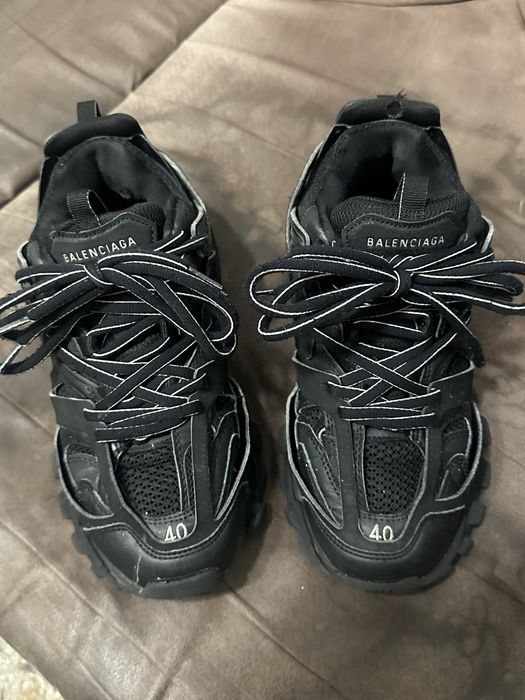 Balenciaga track led
