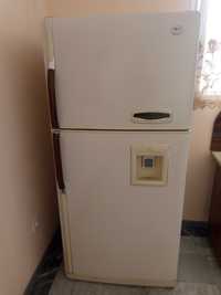 Большой холодильник LG 600л с диспенсером для воды(см фото)