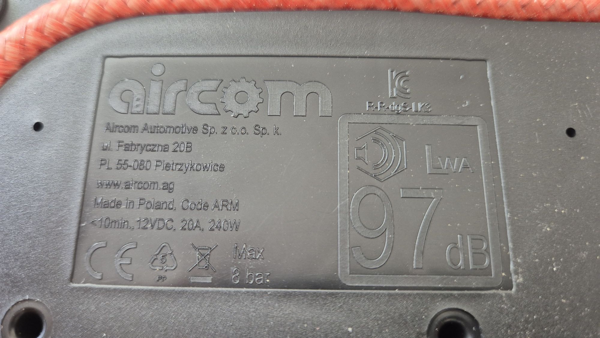 Компресор за гуми НОВ Оригинален  и мощен 240w
