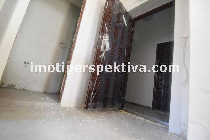 Продава се Тристаен апартамент в Пловдив, Христо Смирненски - 98 кв.м за 1123 €/кв.м - Снимка #12