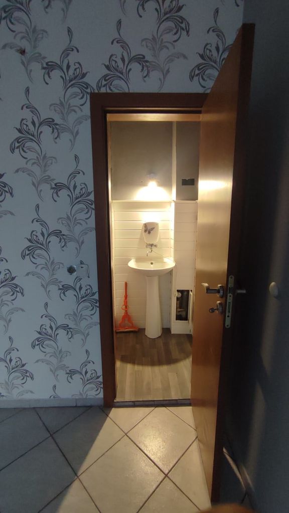 Дава се под наем Магазин в Пловдив, Каменица 1 - 20 кв.м за 178.5 € - Снимка #7