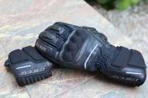 Ръкавици Goretex, марка DAINESE, Размер L/9; (екипировка за мотор)
