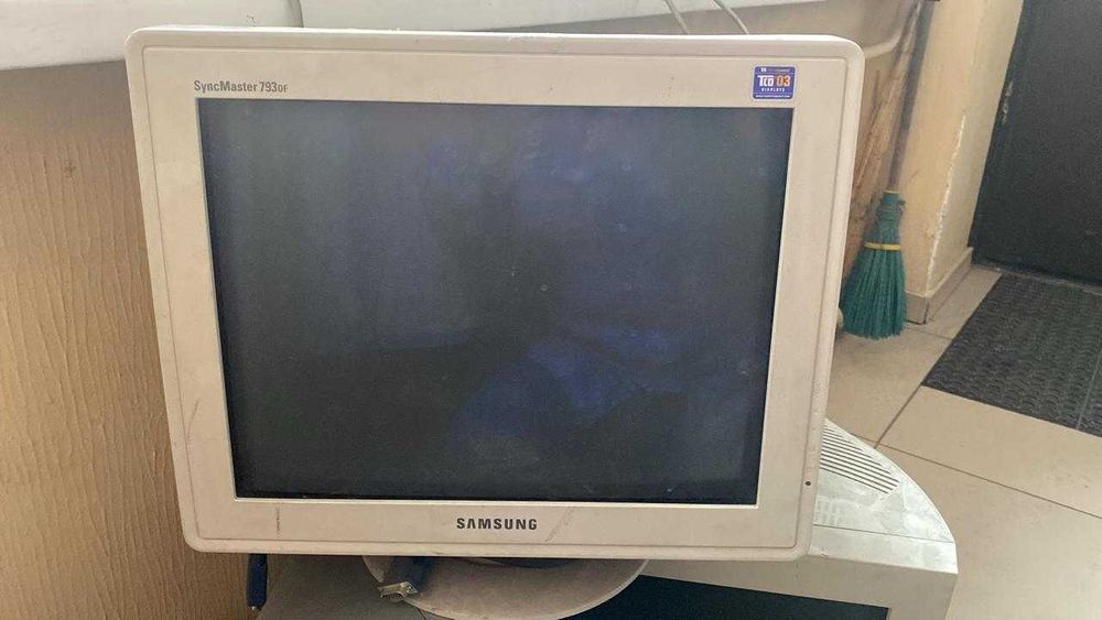 продается монитор