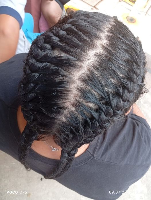 Unghii cu gel  /codițe împletite