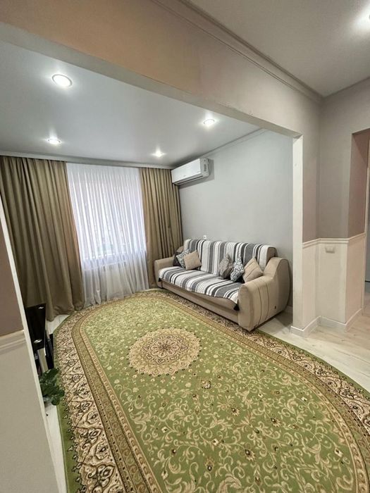 Продам 4-х комнатную квартиру по улице Достык 36