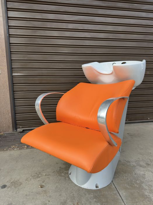 Фризьорски Стол  Maletti с Мивка / Батерия